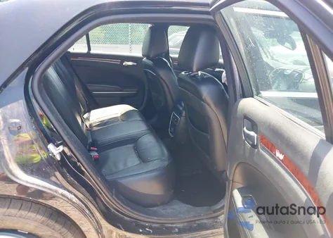 2014 Chrysler 300 из США, поврежденный, VIN 2C3CCARG6EH383671